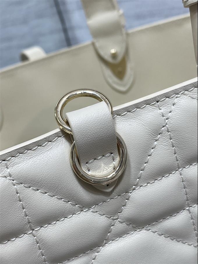 2026 815215815768